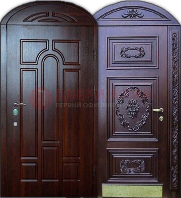 Стильная железная арочная дверь с декоративным элементом ДА-24 в Омске