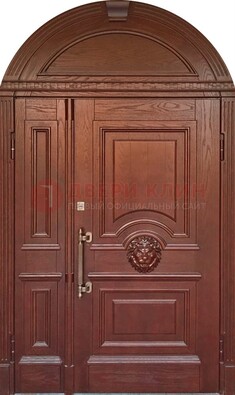 Коричневая арочная железная дверь с виноритом ДА-40 в Егорьевске