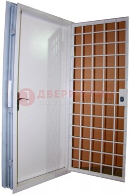 Белая стальная бронированная дверь с нитроэмалью ДБ-7 в Брянске