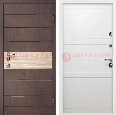 Коричневая стальная дверь с филенчатой МДФ в Белом цвете ДМ-306 в Санкт-Петербурге