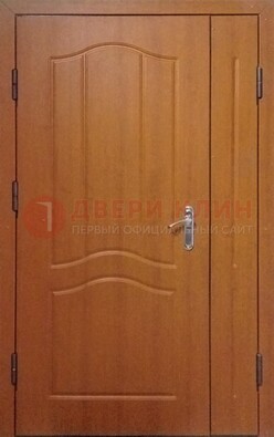Коричневая двухстворчатая тамбурная дверь с МДФ ДМ-538 в Егорьевске