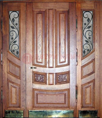 Парадная дверь со стеклом и ковкой ДПР-35 для загородного дома в Волжском