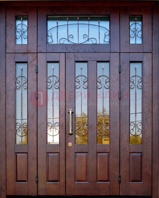 Парадная дверь с прямоугольными стеклянными вставками ДПР-5 для частного дома в Егорьевске