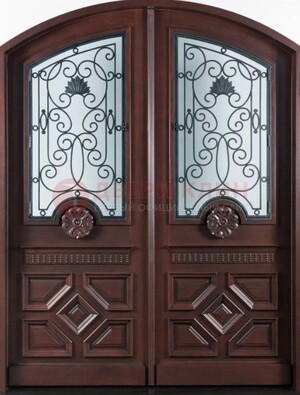 Арочная коричневая парадная дверь ДПР-66 в Егорьевске