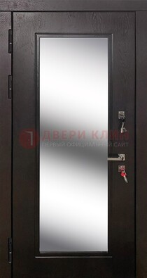 Коричневая железная дверь со стеклом для дома ДС-23 в Егорьевске