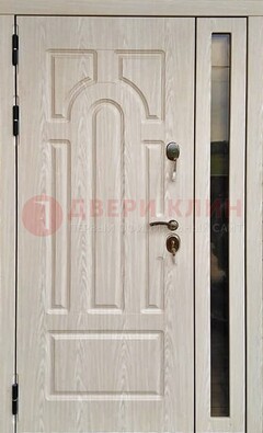 Белая металлическая дверь со стеклом ДС-68 в Егорьевске