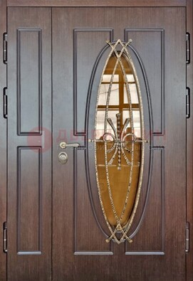 Полуторная металлическая дверь со стеклом и ковкой ДСК-108 в Нижнем Новгороде