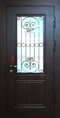 Железная дверь со стеклом и ковкой ДСК-65 для общественных зданий в Егорьевске