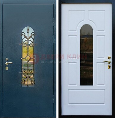 Входная дверь Дверь со стеклом и ковкой ДСК-71 для кирпичного дома в Оренбурге