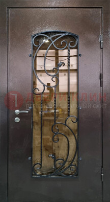 Металлическая дверь со стеклом и ковкой ДСК-95 для магазина в Егорьевске