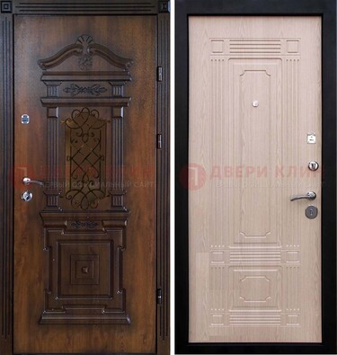 Входная коричневая дверь с виноритом и узором Белый дуб внутри ДВТ-126 в Егорьевске