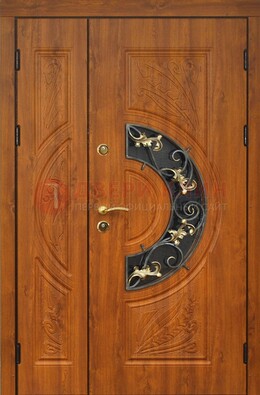Входная дверь цвета золотой дуб с виноритом и ковкой ДВТ-176 в Волхове