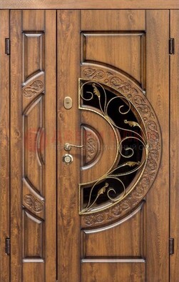 Стальная коричневая дверь с виноритом и филенчатыми панелями ДВТ-98 в Рязани